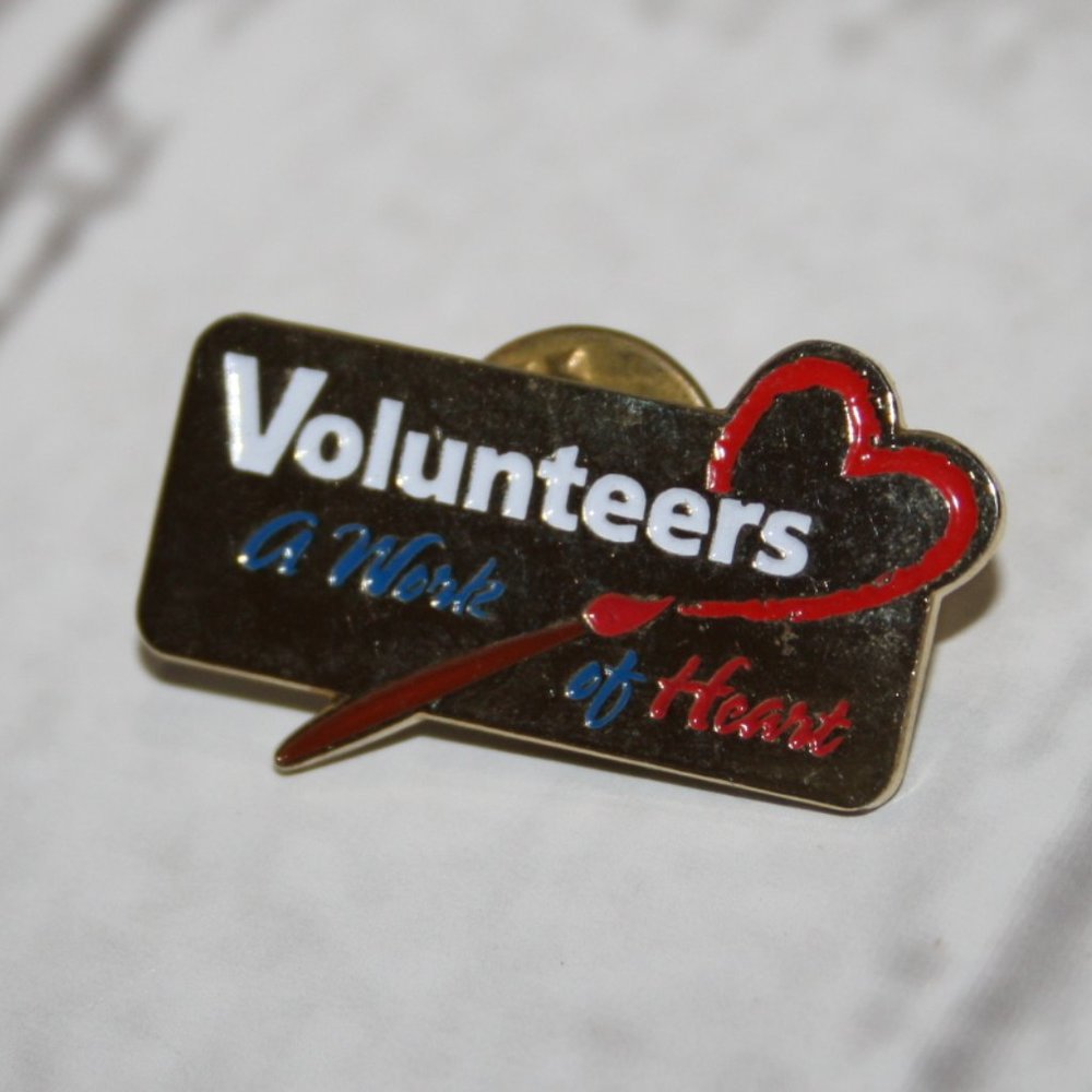 💛 Gold “Volunteers: A Work of Heart” Lapel Pin · 1.25"